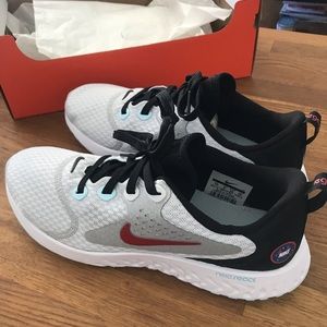 Nike Legend React size 8.5